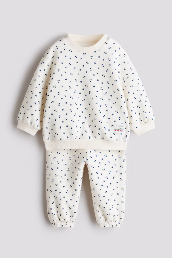 H&M 2-Piece Printed Sweatshirt and Joggers Set – Cream/floral | 4-6M